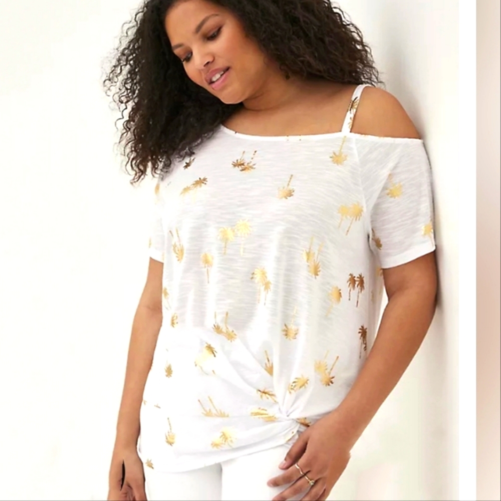 NWT Torrid Off-Shoulder Twist Hem 🌴  Tree 🌴 Tee